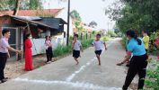 Học sinh thi đấu môn chạy 60 mét