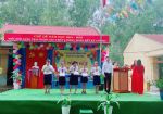 Học sinh lớp 3 nhận thưởng Học sinh Tiêu biểu